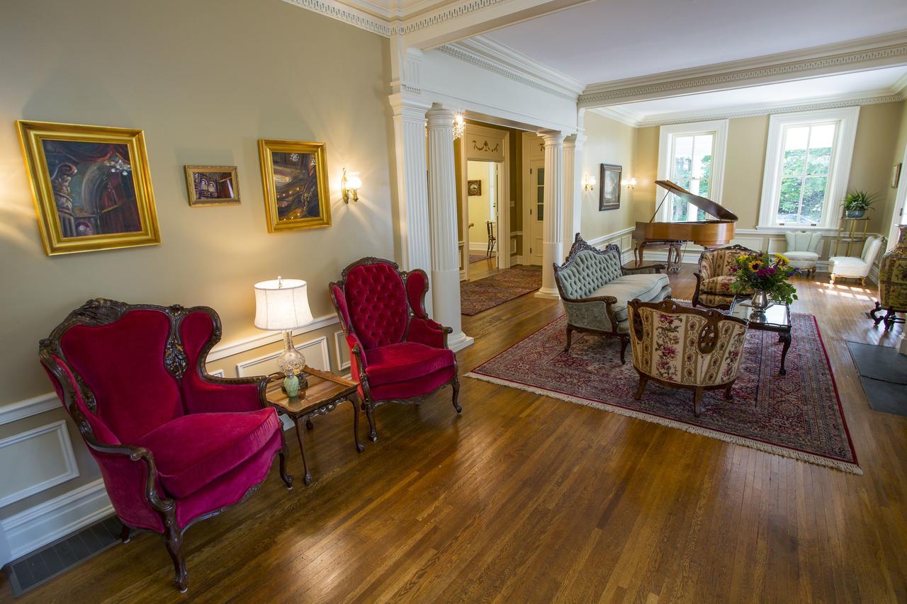 Hollinger House Bed & Breakfast Wabank Exterior photo