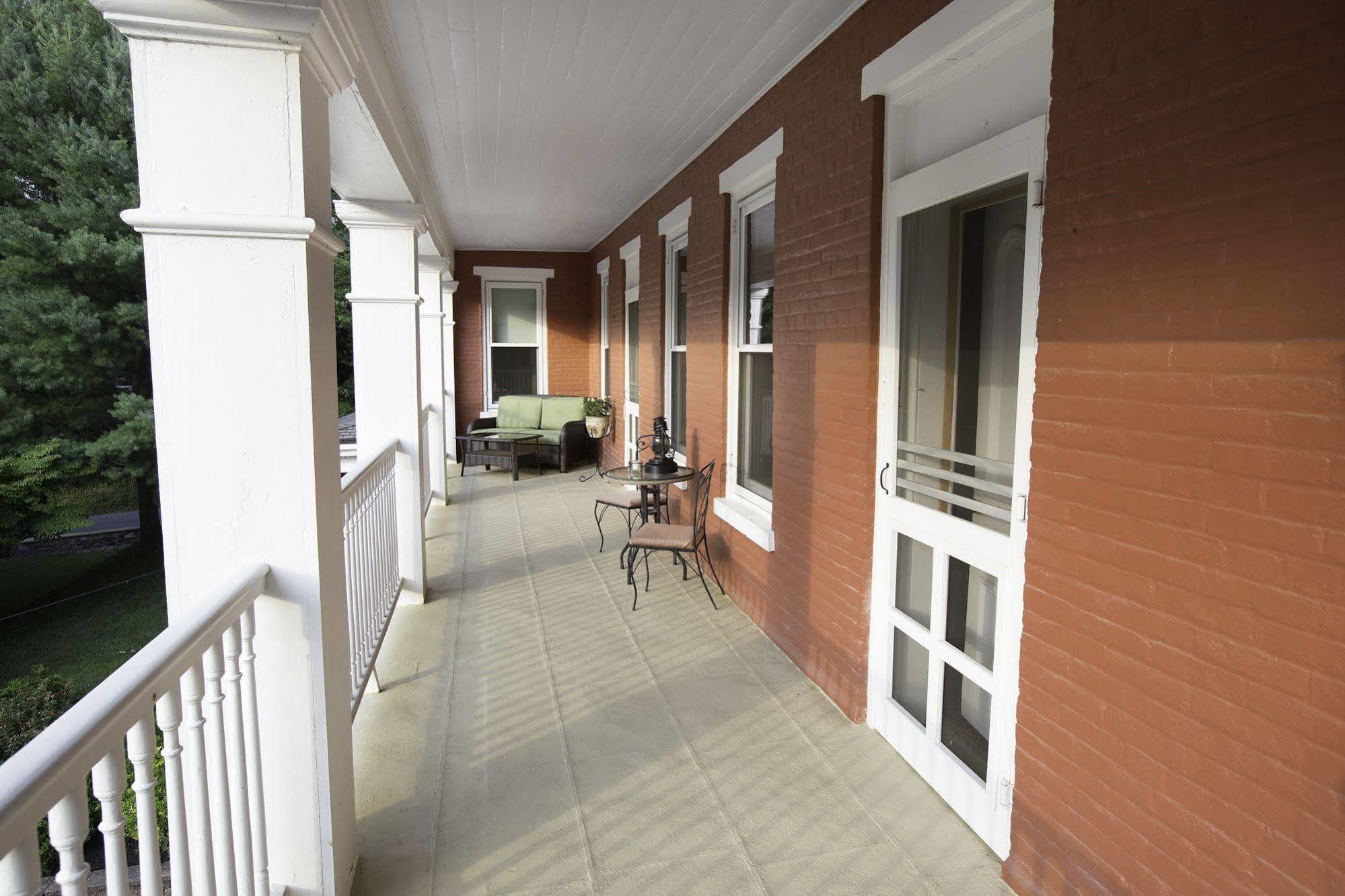 Hollinger House Bed & Breakfast Wabank Exterior photo